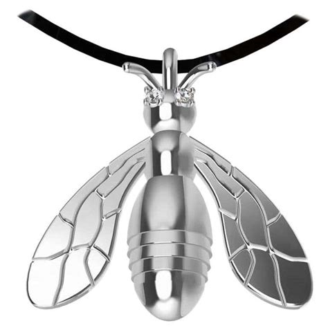 gucci bumblebee necklace|designer bee necklace Gucci.